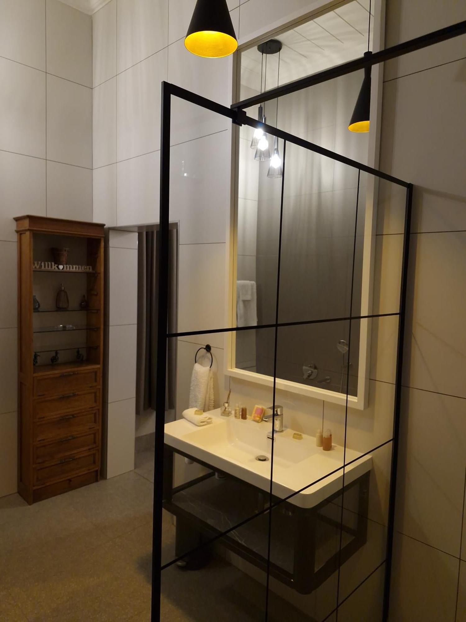Le Chateau Guest House And Conference Centre 켐턴파크 외부 사진