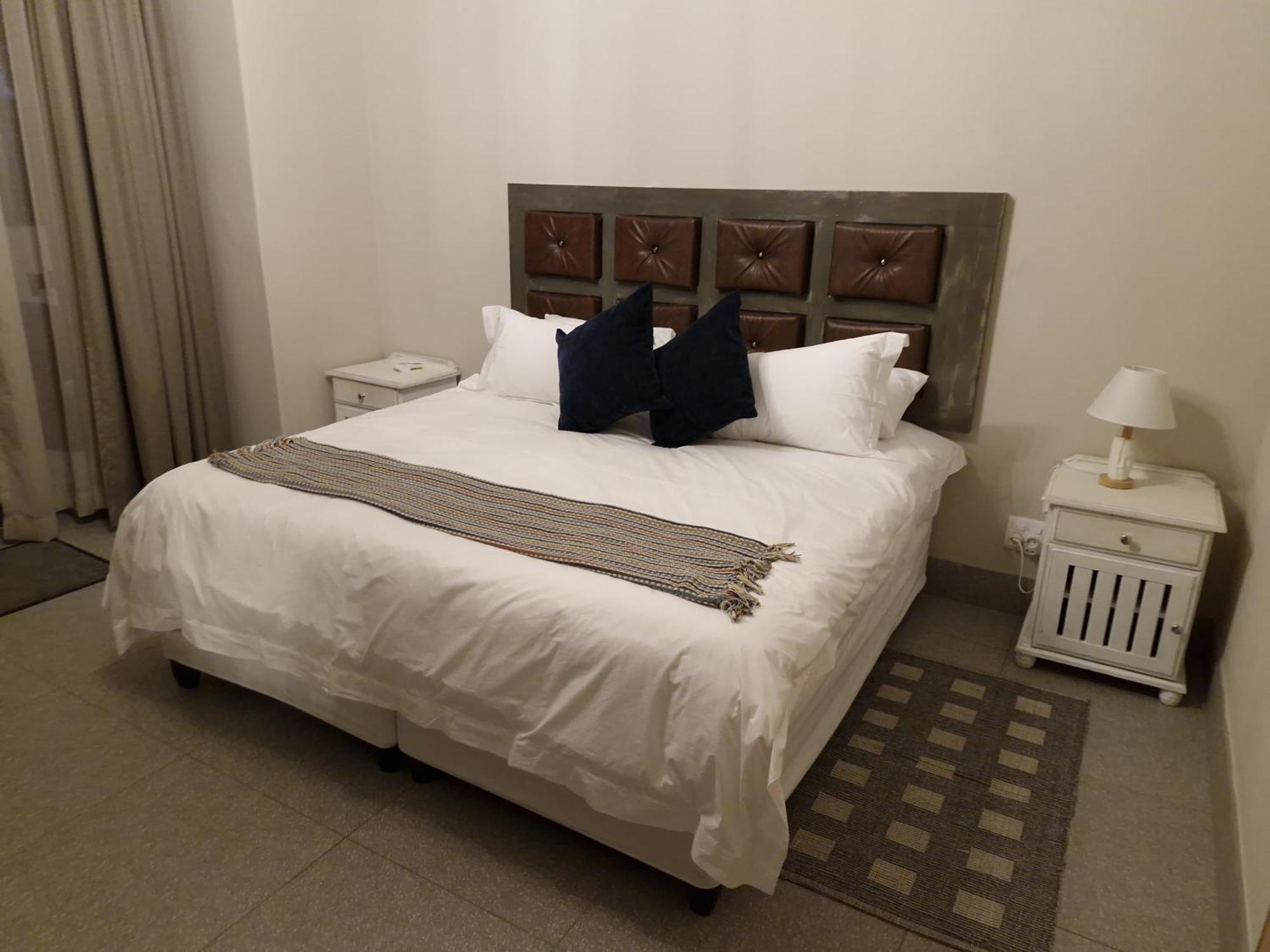 Le Chateau Guest House And Conference Centre 켐턴파크 외부 사진
