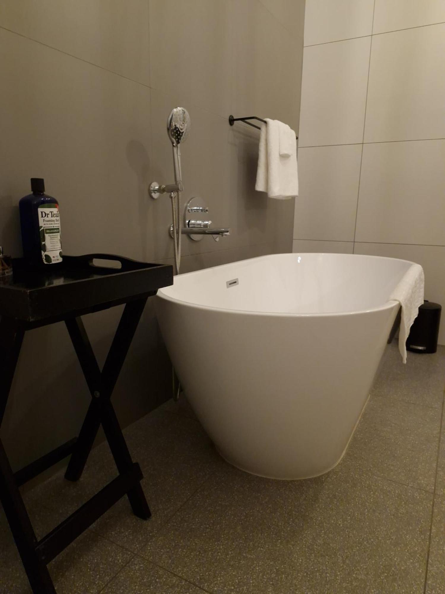 Le Chateau Guest House And Conference Centre 켐턴파크 외부 사진