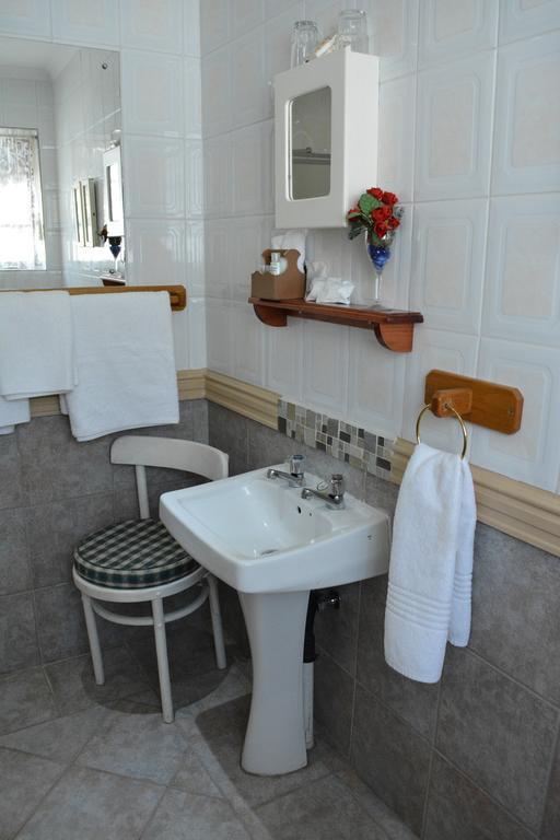 Le Chateau Guest House And Conference Centre 켐턴파크 외부 사진